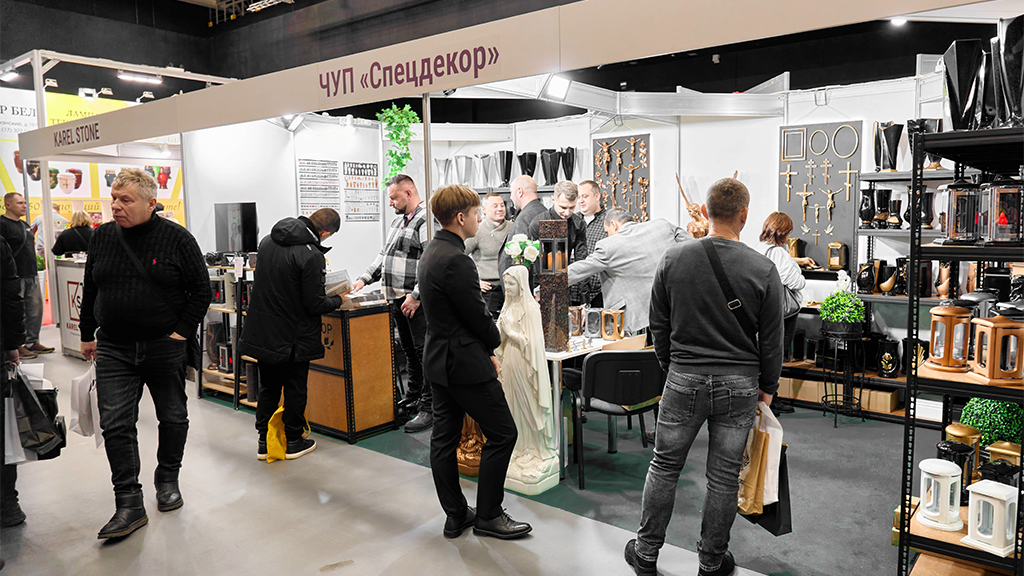 ЧУП «Спецдекор» – крупнейший в Беларуси производитель полимерных ваз, скульптур, лампад, аксессуаров из бронзы и нержавеющей стали.